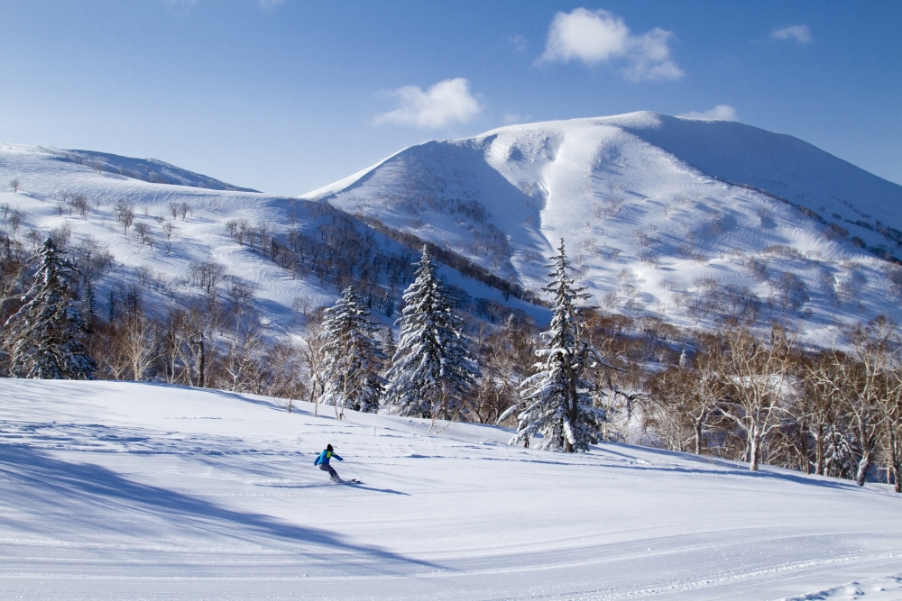 初雪谷滑雪度假村